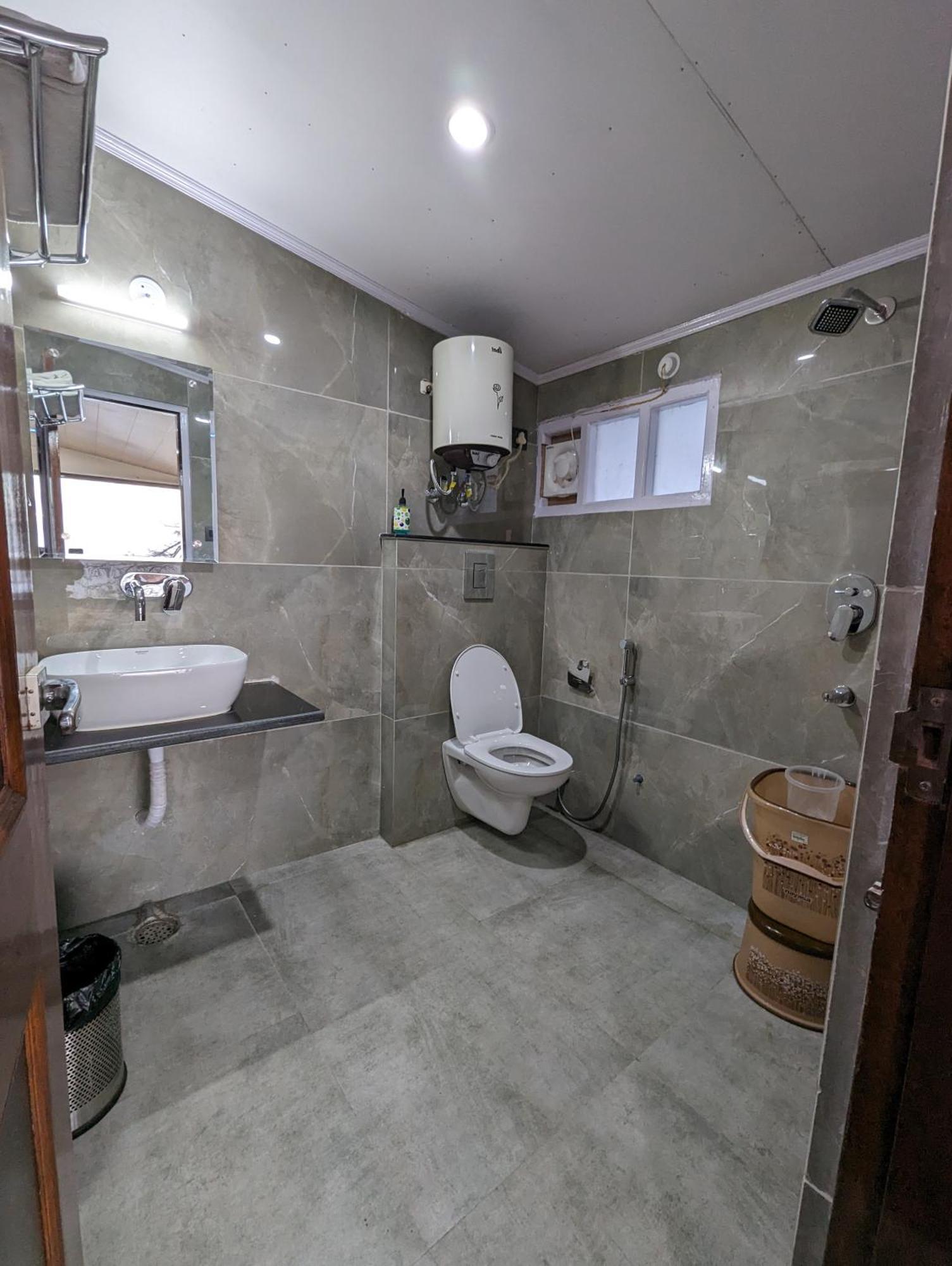 심라 Himalayan Hideaway B&B 외부 사진