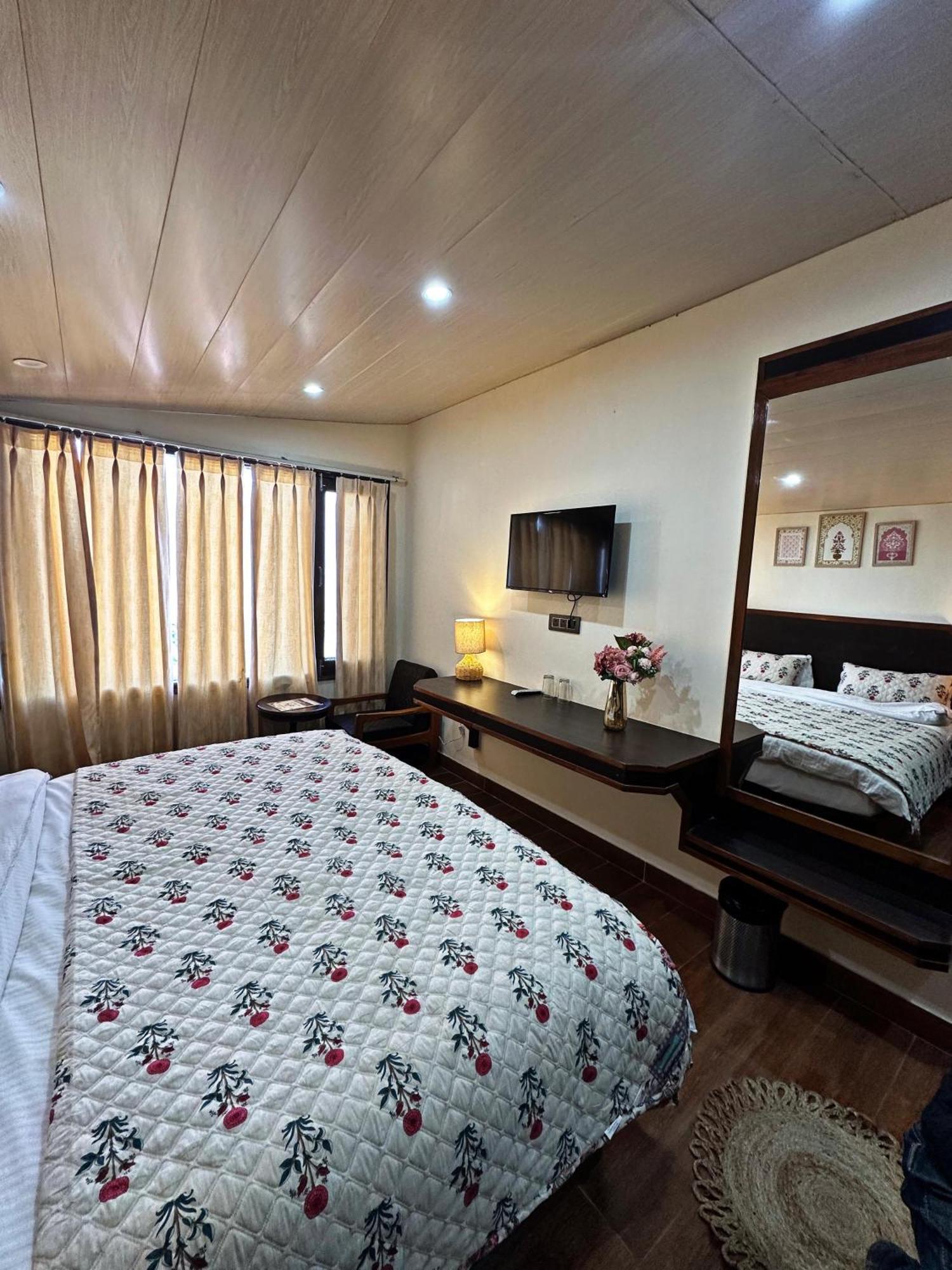 심라 Himalayan Hideaway B&B 외부 사진
